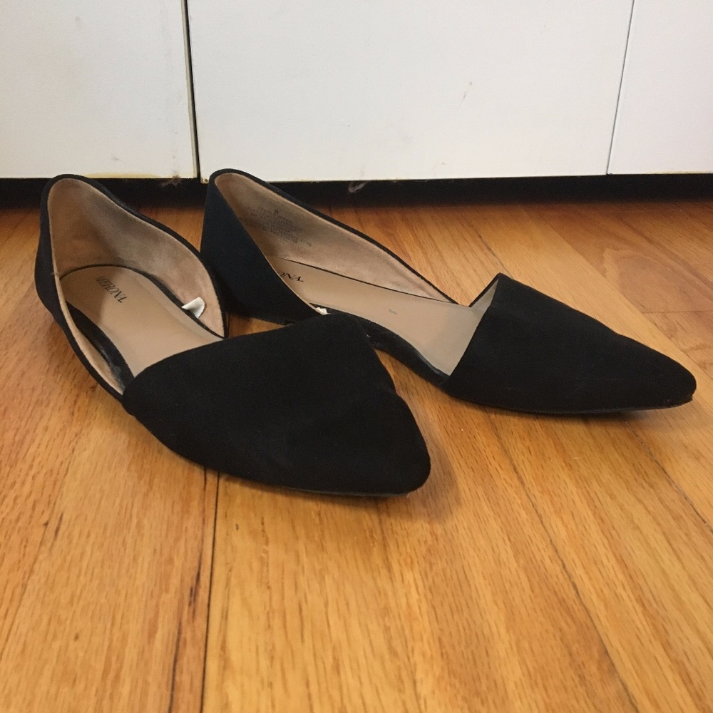 Black D'Orsay Pointy-Toed Flats
